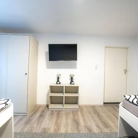 Gemuetliche Monteurwohnung Im Souterrain *